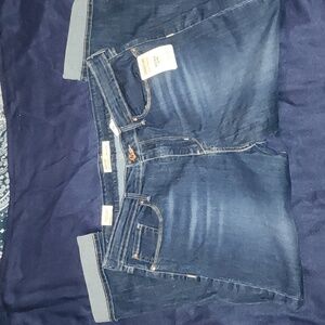 NWT Women's Signature Levi's Capri Size 16